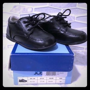 TODDLER JOSMO DRESS SHOES :: Size 7